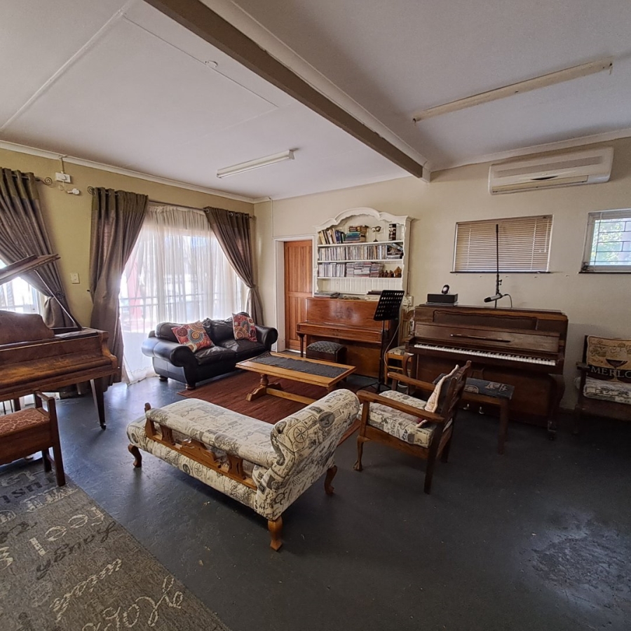 5 Bedroom Property for Sale in Heuwelsig Free State